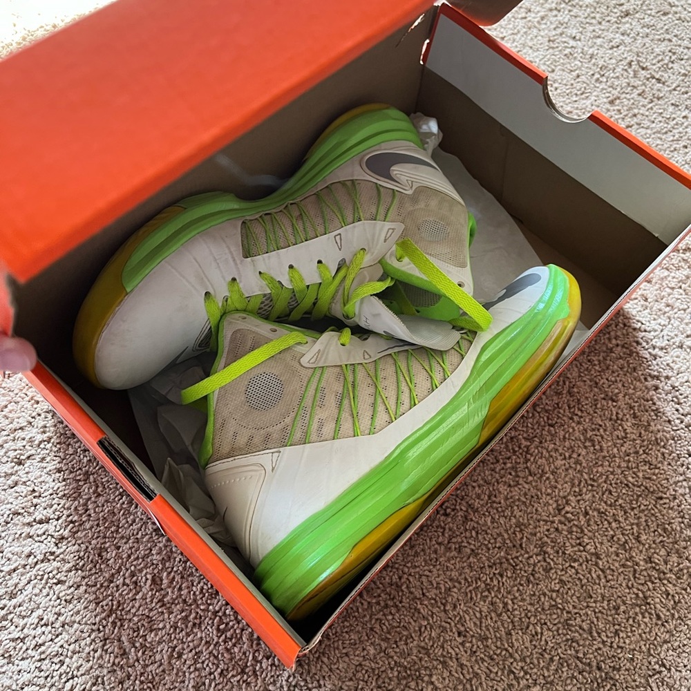 Nike Hyperdunks - image 6